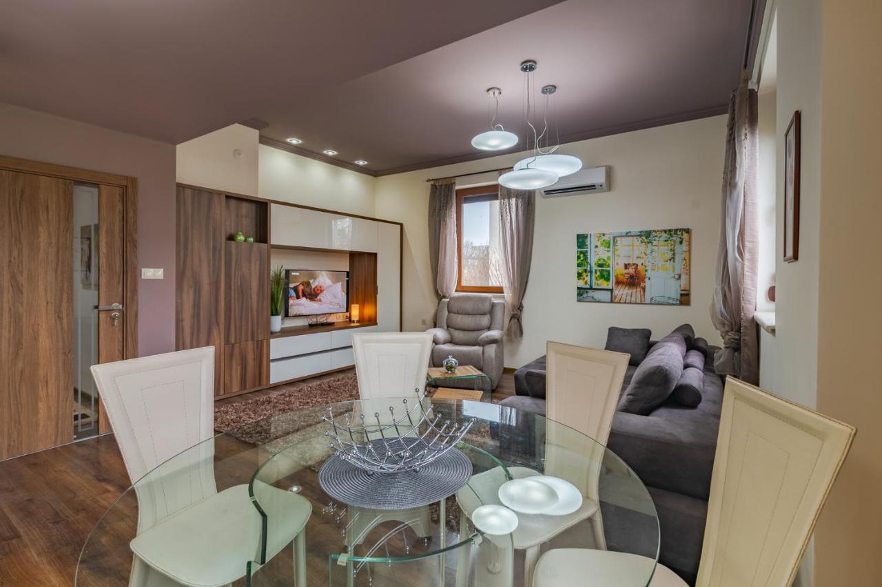 Cosy Luxury Flat In The Centrum- 90Sqm - 3 Rooms. Varna Exterior photo